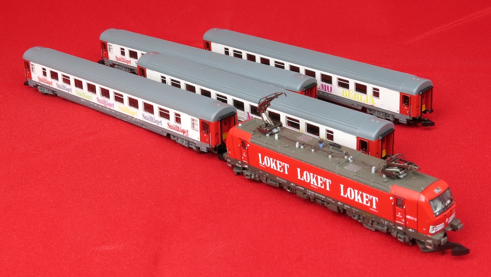 Snabbtitt: Snälltåget i Z från Märklin